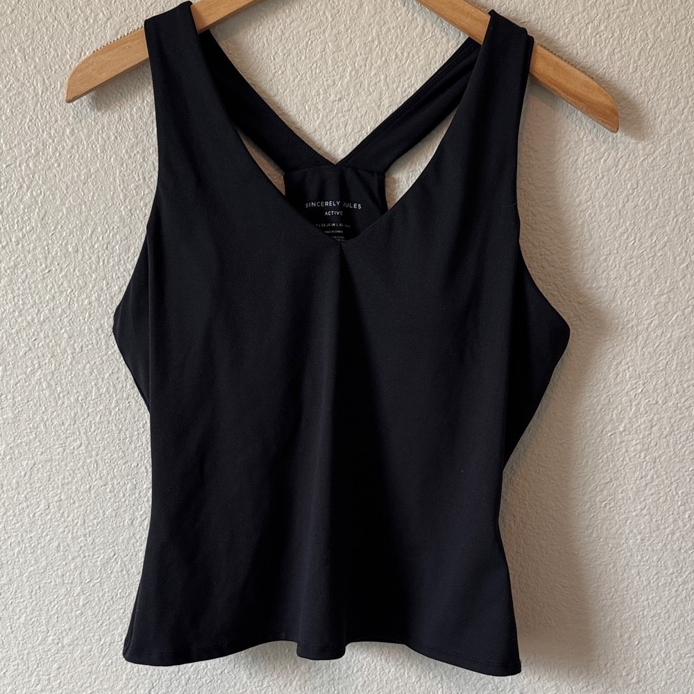 Women's Black Sleeveless Workout Tank Top